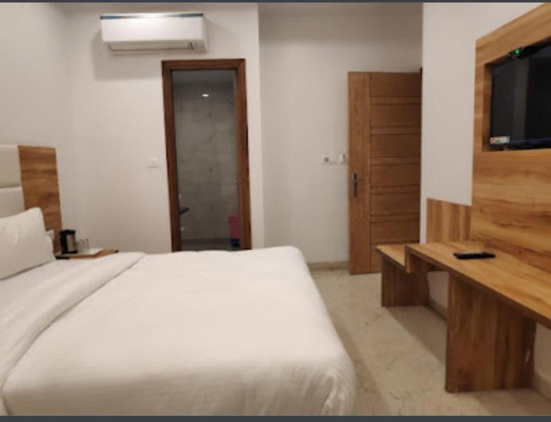 ניו דלהי Hotel Awesome International מראה חיצוני תמונה